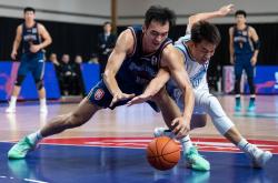 三亿体育体育登录-风采横溢！篮球赛场男神亮相