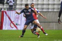 三亿体育体育官方登录入口-兰斯队士气低迷，需调整比赛策略