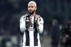 三亿体育体育培训-包含尤文图斯大将连续进球，助球队取得胜利的词条