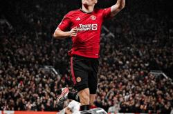 三亿体育体育app下载地址-包含曼联前锋连场破门，锋线实力得到认可的词条