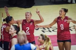 三亿体育体育视频-美国女排大胜对手，晋级四强