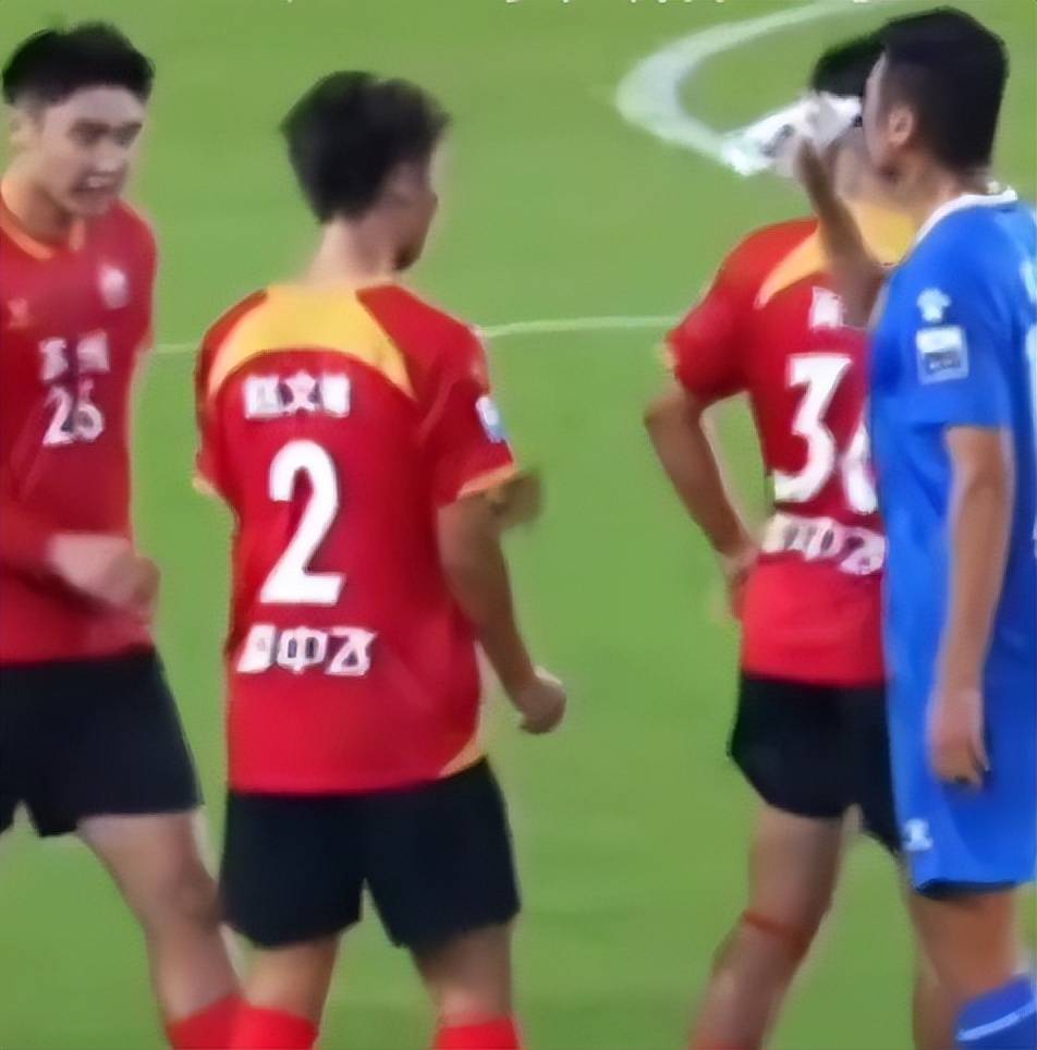 包含江苏苏宁取得两连胜，武汉卓尔客场战平天津天海的词条