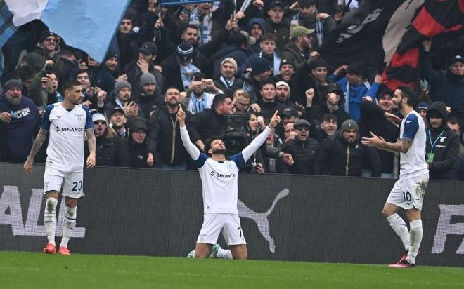 那不勒斯逆转获胜快乐取得连胜四场的简单介绍