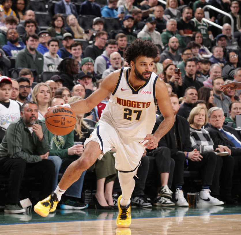 雄鹿主场逆转掘金，字母哥35分表现助球队绝杀的简单介绍