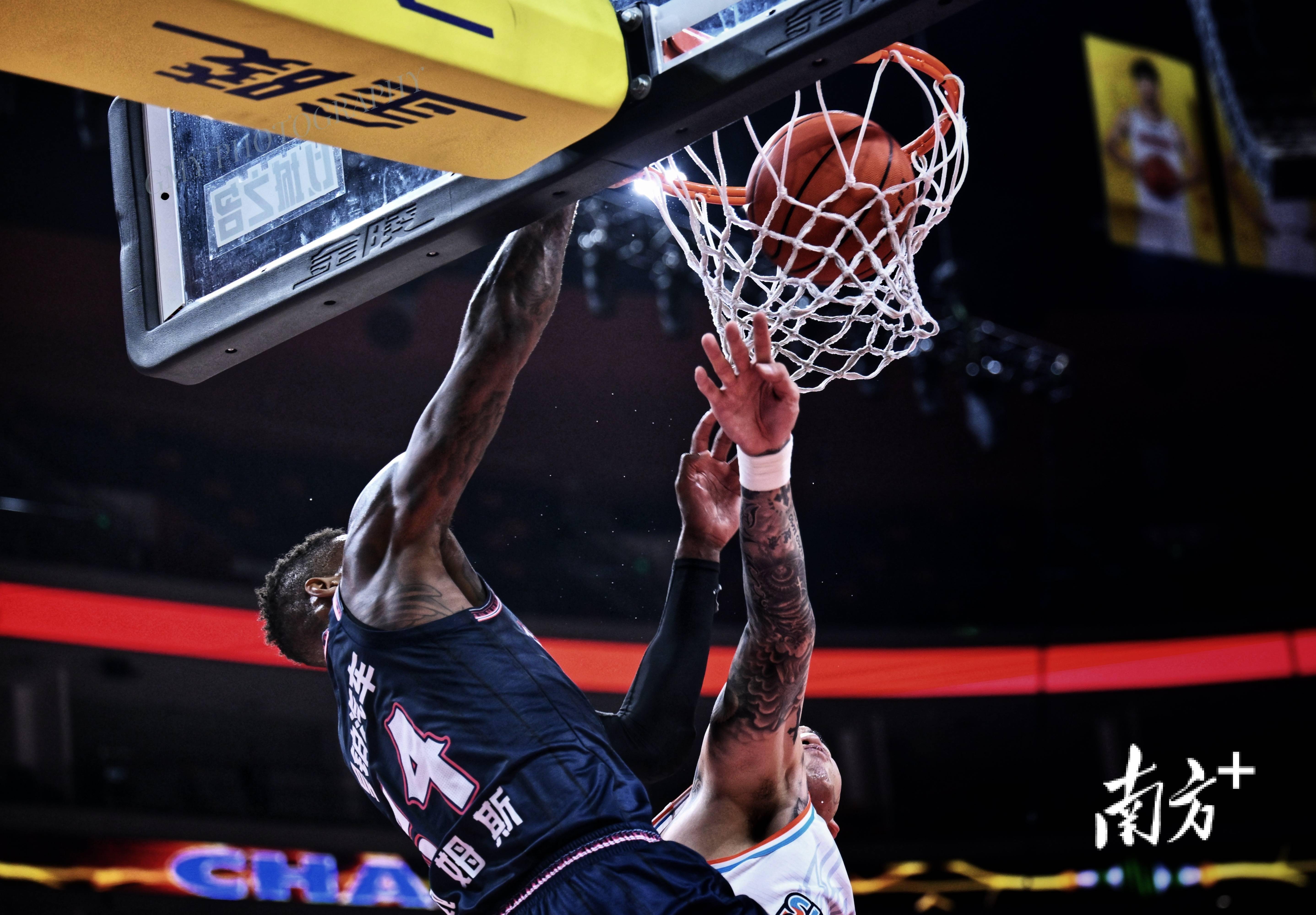 包含广东华南虎主场告捷，击败吉林九台农商，晋级CBA半决赛的词条