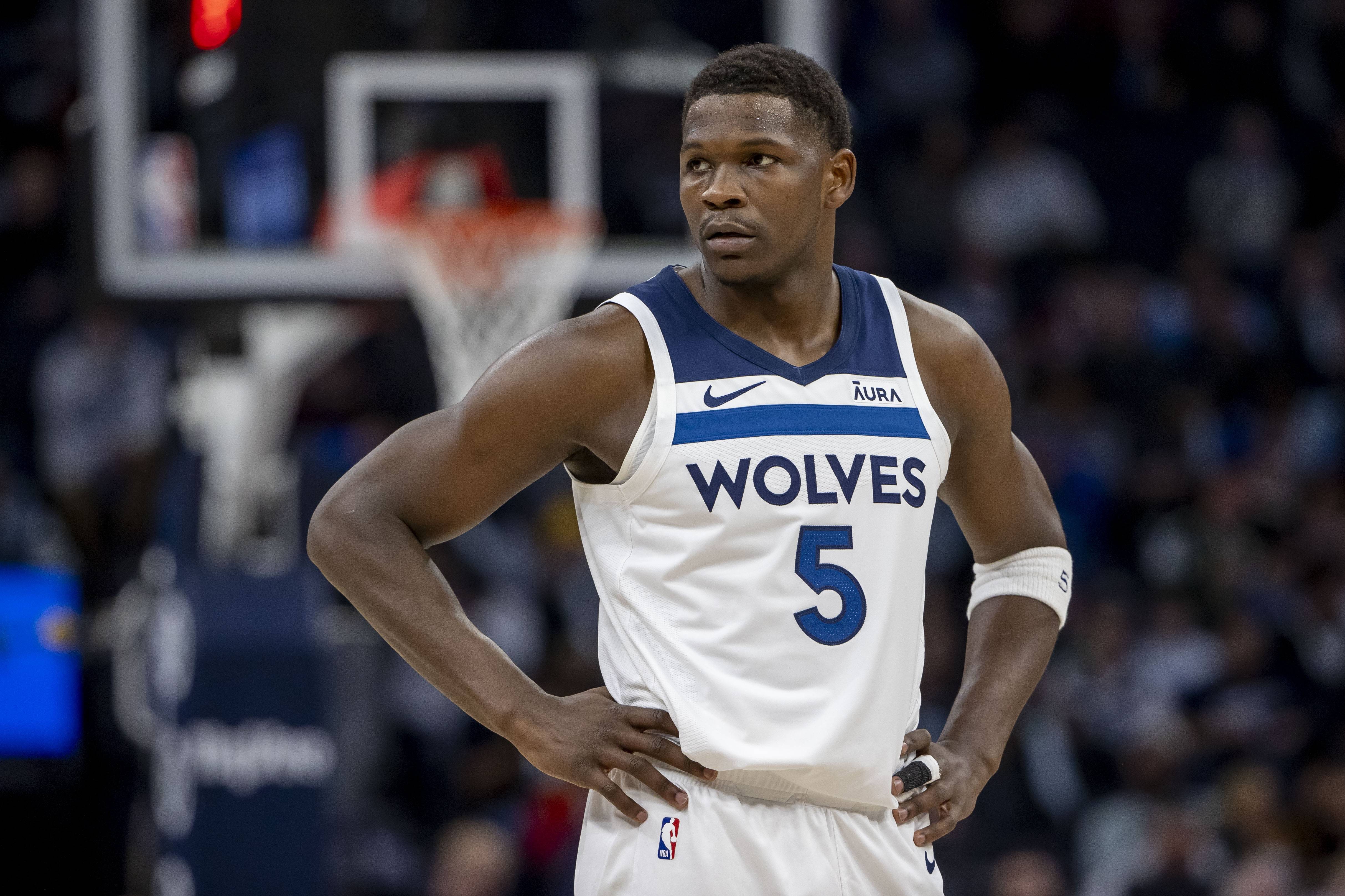 篮球比赛中一位年轻球员的突出表现引人注目？