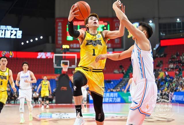 关于福建男篮夺冠呼声高涨，准备全力争取胜利的信息