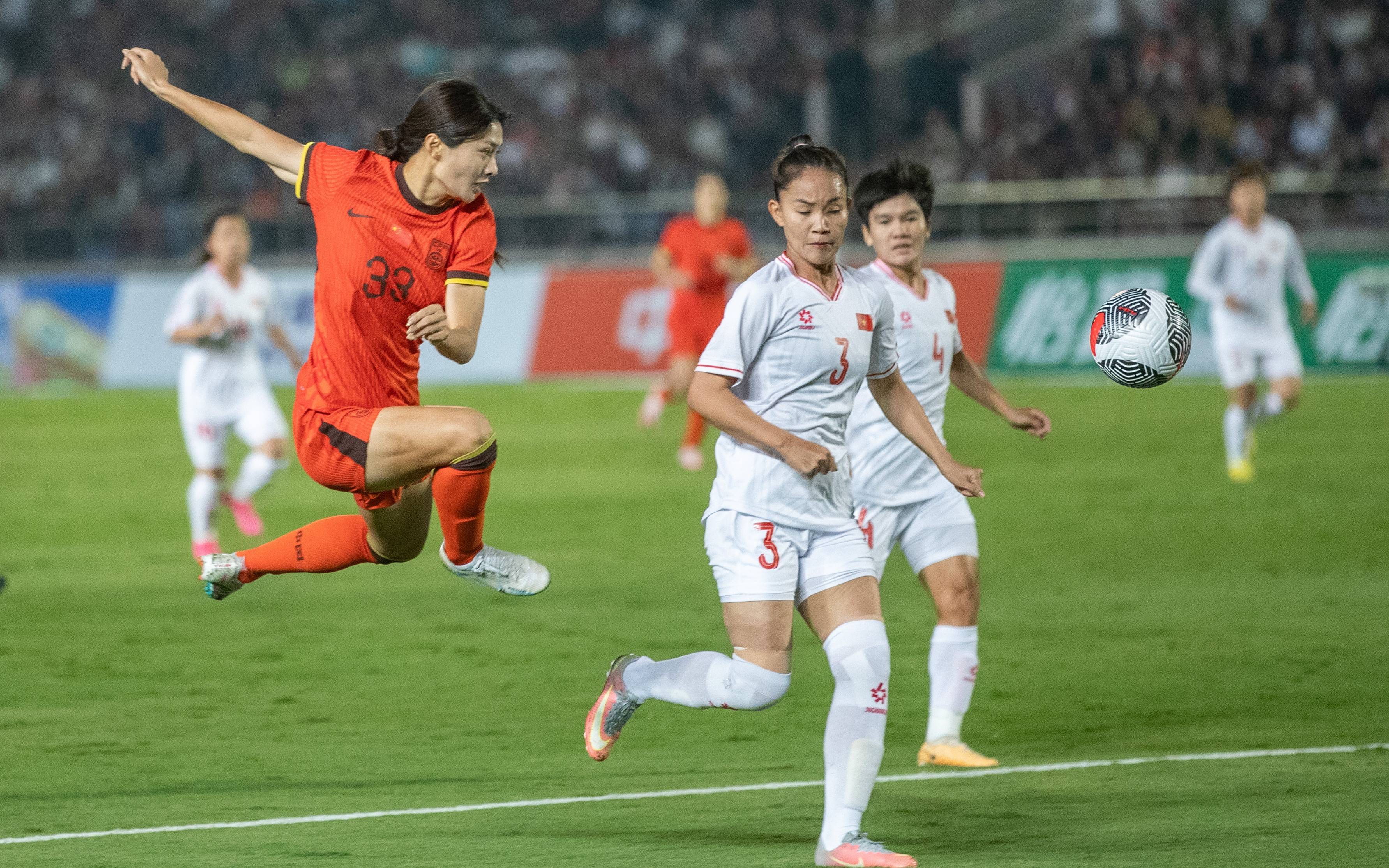 国际女足大赛中中国选手勇夺桂冠 国际女足大赛中中国选手勇夺桂冠